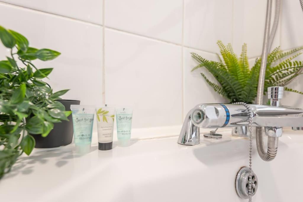 Leed City Centre - Armley Wortley Leeds  Ngoại thất bức ảnh
